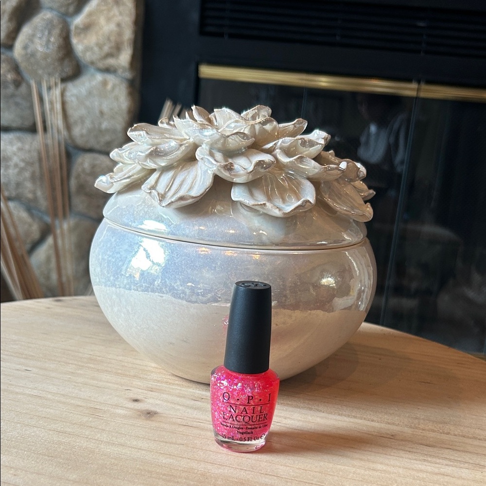DISCONTINUED OPI Nail Lacquer - NL S60 - I Lily Love You - 0.5fl oz/15mL